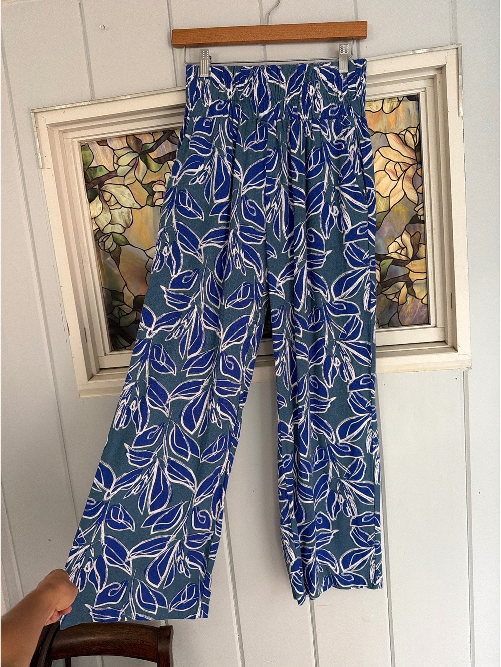 Sincerely Jules Women's Medium Blue Leaf Print Linen Blend Pants size medium